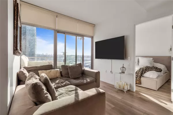 Burnaby, BC V5C 0L2,1888 Gilmore AVE #2005