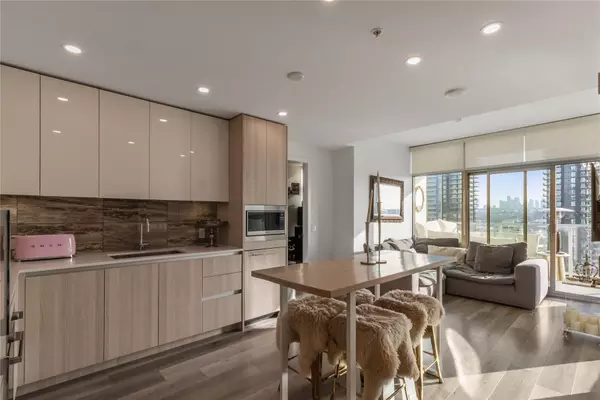 Burnaby, BC V5C 0L2,1888 Gilmore AVE #2005