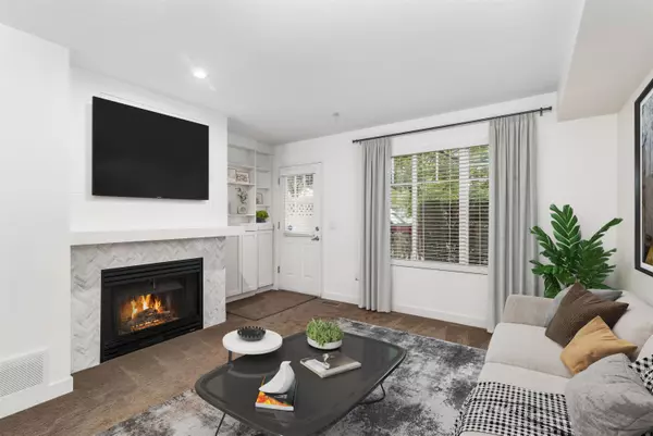 Langley, BC V2Y 2Y8,20560 66 AVE #11