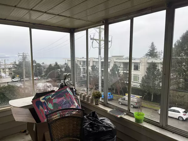 White Rock, BC V4B 3Y1,1354 Winter ST #303