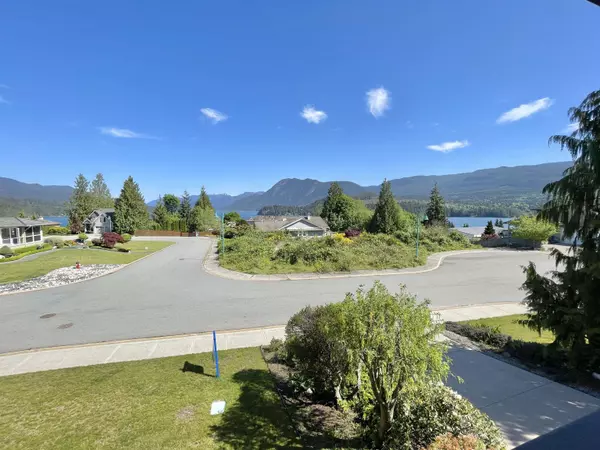 Sechelt, BC V7Z 0L1,6155 Highmoor PL