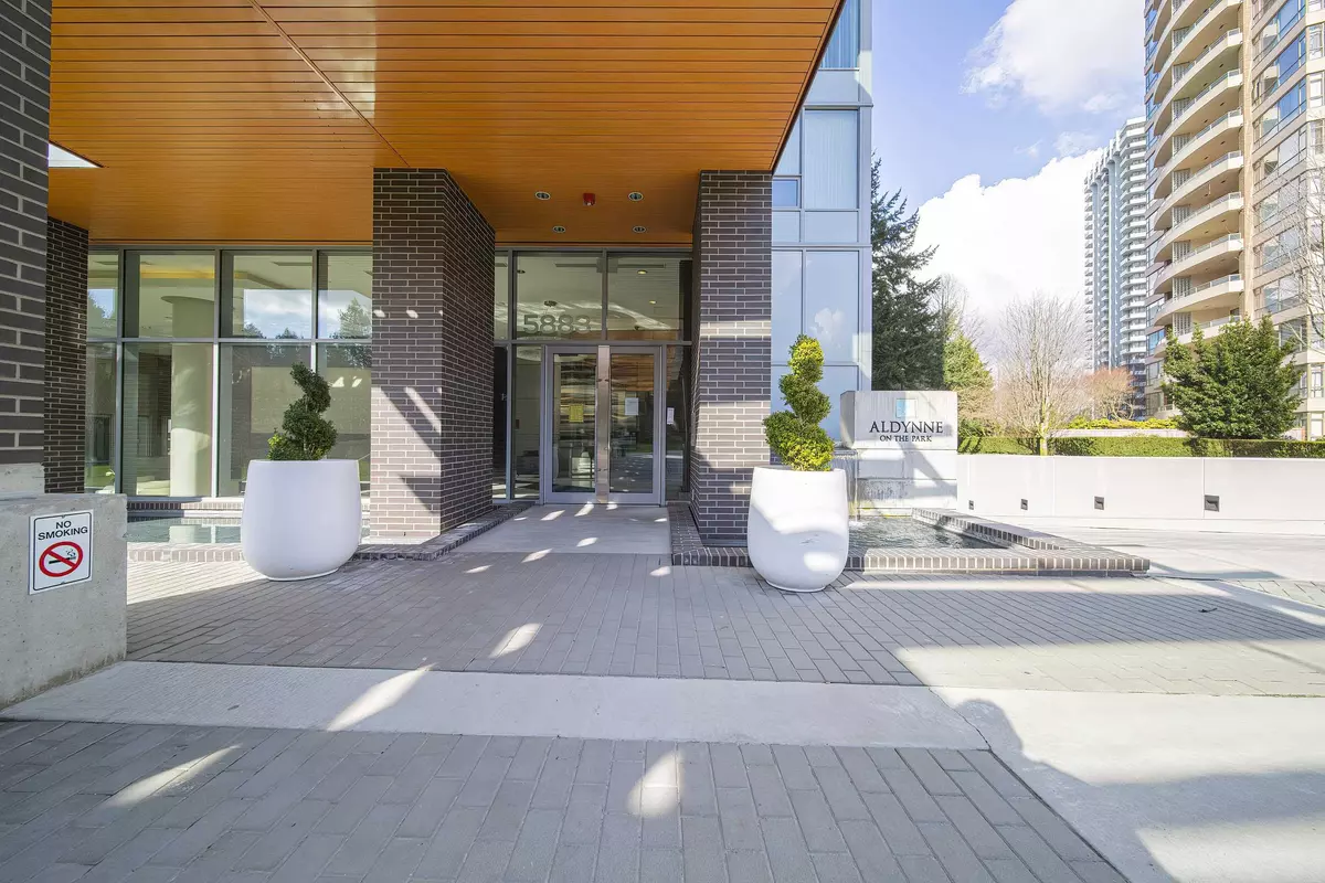 Burnaby, BC V5H 0G4,5883 Barker AVE #902