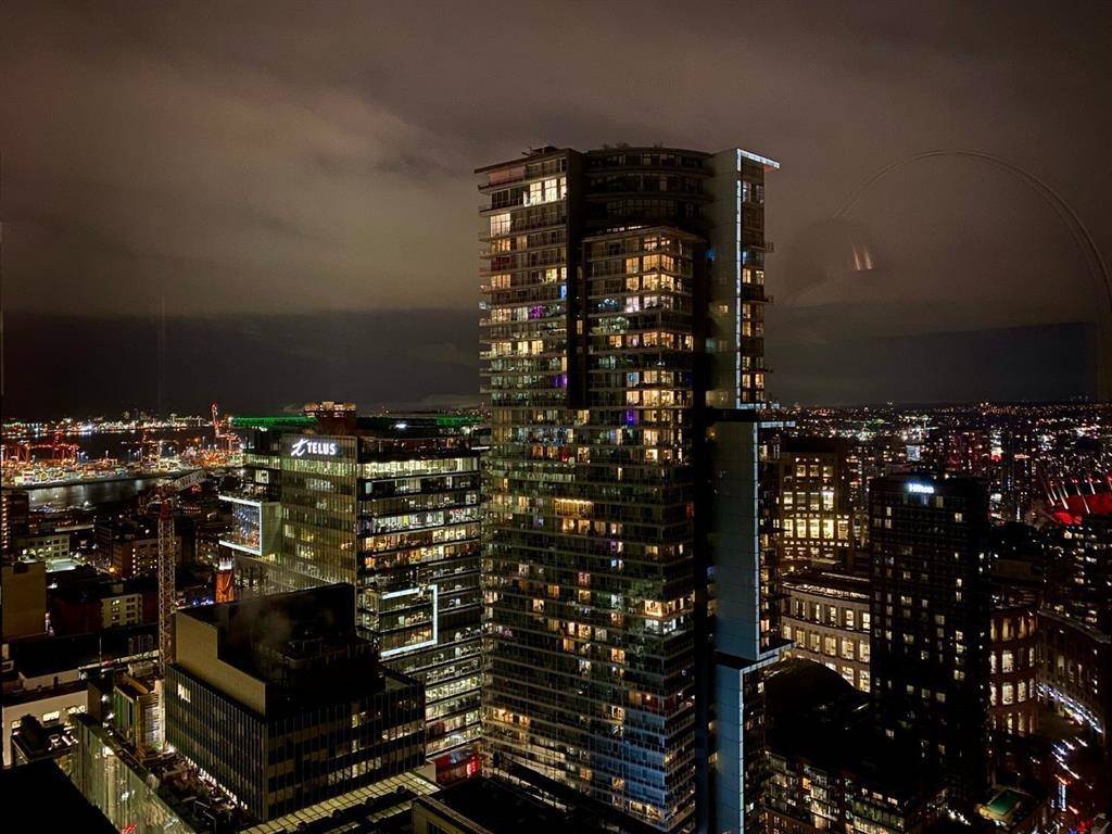 Vancouver, BC V6B 0G4,833 Seymour ST #3409