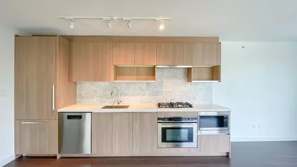 Surrey, BC V3T 0L5,13696 100 AVE #612