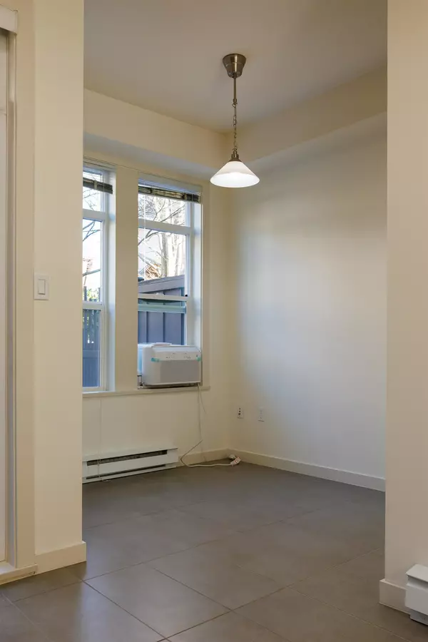 Burnaby, BC V5J 0C5,5883 Irmin ST #15