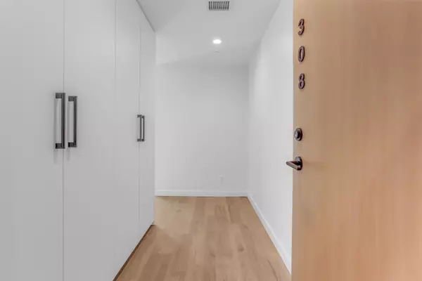 Surrey, BC V3T 0S6,13428 105 AVE #308