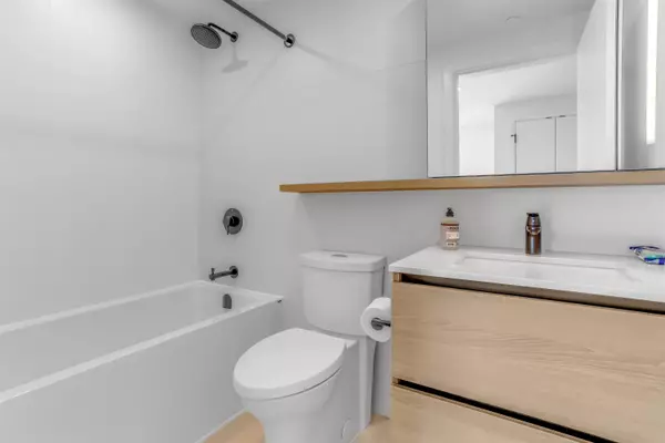 Surrey, BC V3T 0S6,13428 105 AVE #308