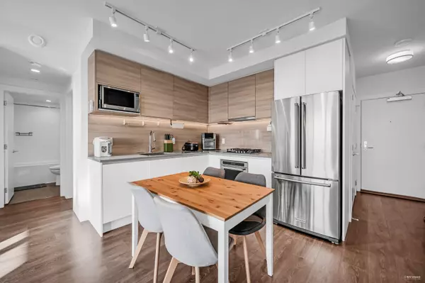 Coquitlam, BC V3J 0H6,525 Foster AVE #2202