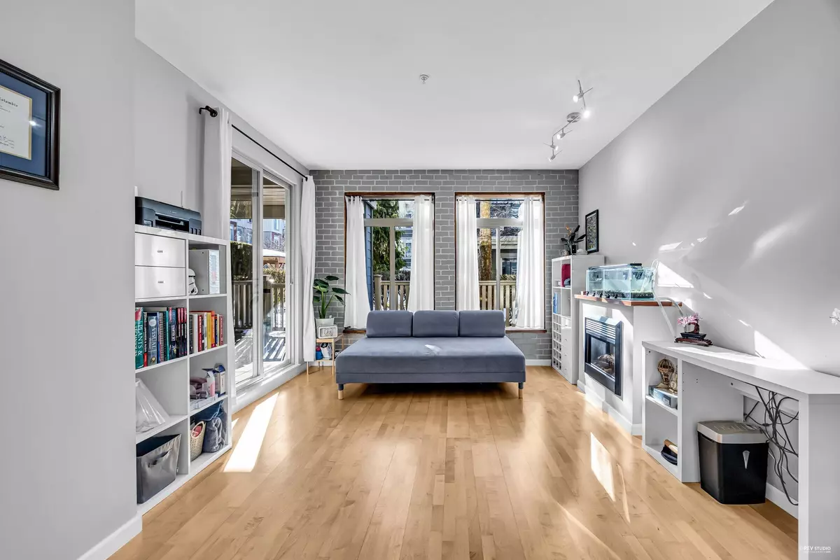 Surrey, BC V3R 0B5,10180 153 ST #108