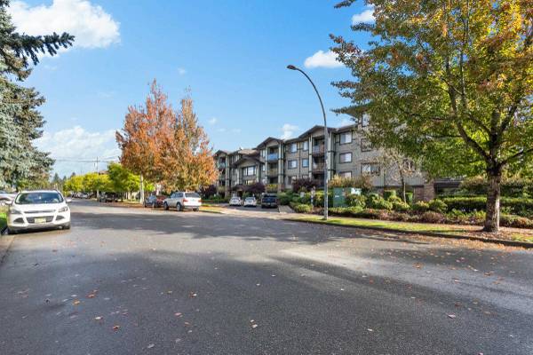 2038 Sandalwood CRES #305, Abbotsford, BC V2S 3H6