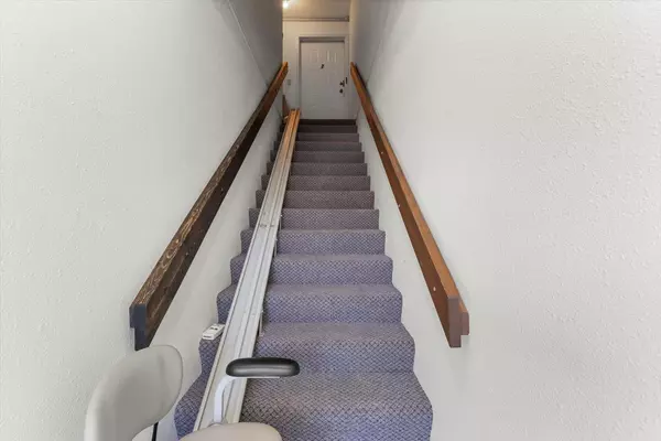 Abbotsford, BC V2T 5T6,32718 Garibaldi DR #8