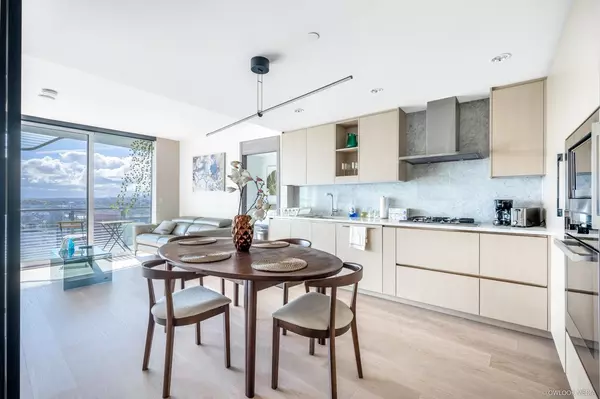 Vancouver, BC V6Z 0E7,89 Nelson ST #2714