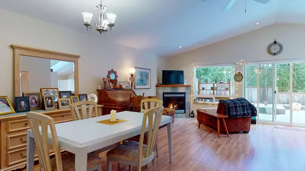 Madeira Park, BC V0N 2H1,12710 Lagoon RD #5