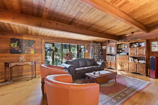 Maple Ridge, BC V2W 1S7,25236 102 AVE