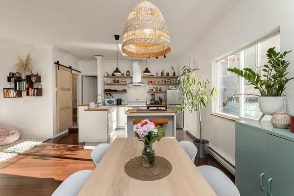 Gibsons, BC V0N 1V9,778 Creekside CRES #B