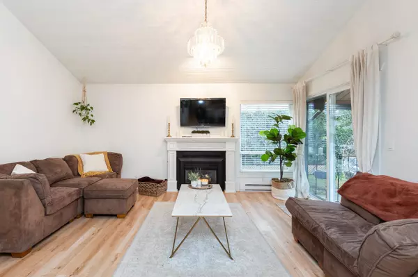 Surrey, BC V3S 5M8,6180 E Greenside DR