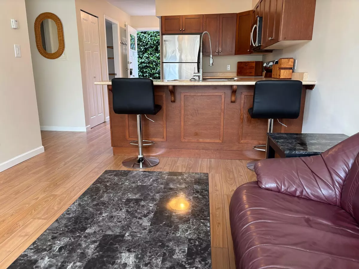 Gibsons, BC V0N 1V8,624 Shaw RD #105