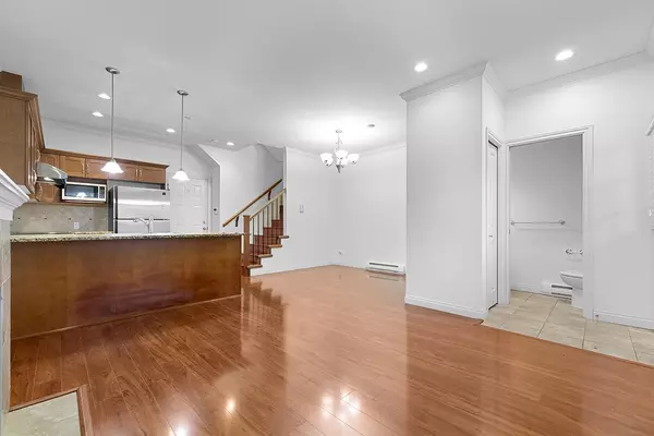 Richmond, BC V7C 3M2,8311 No. 2 RD #1