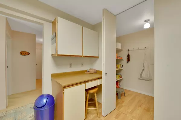 Surrey, BC V4A 1X6,15275 19 AVE #208