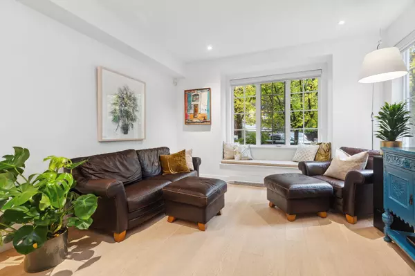 Burnaby, BC V3N 5C1,8533 Cumberland PL #1