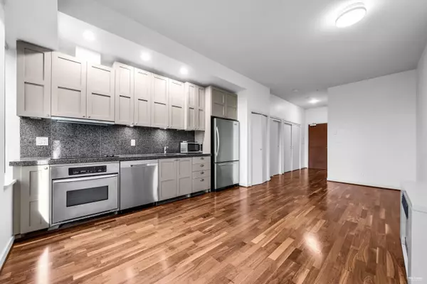 Vancouver, BC V6E 4V3,1333 W Georgia ST #1010