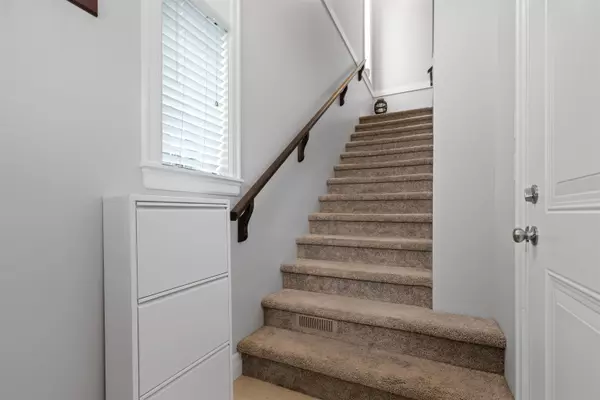 Chilliwack, BC V2R 0W1,6026 Lindeman ST #45