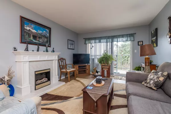 White Rock, BC V4B 3V6,1459 Blackwood ST #301