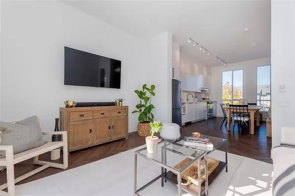 Surrey, BC V3Z 0T2,15898 27 AVE #44