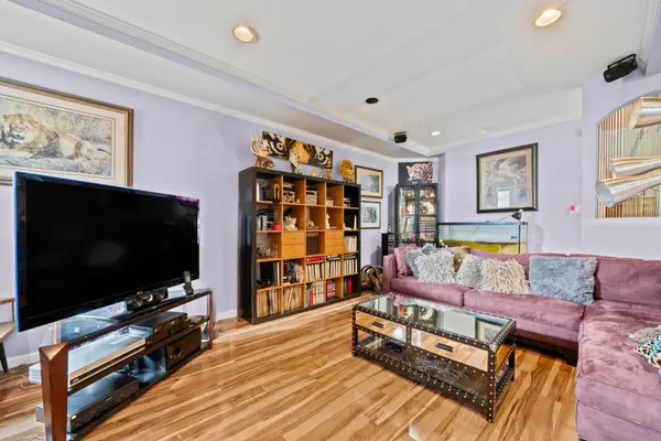 Surrey, BC V3T 2G7,12986 107a AVE