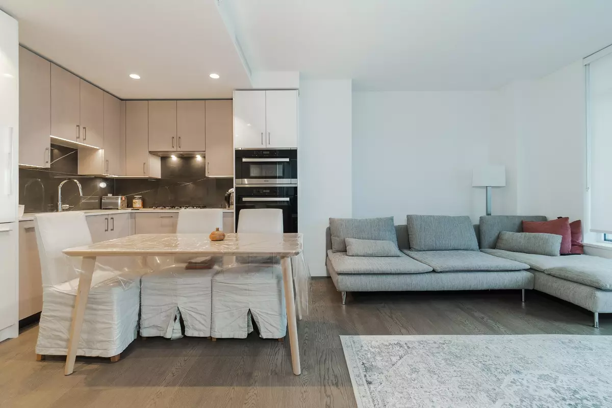 North Vancouver, BC V7P 3B4,1675 Lions Gate LN #504