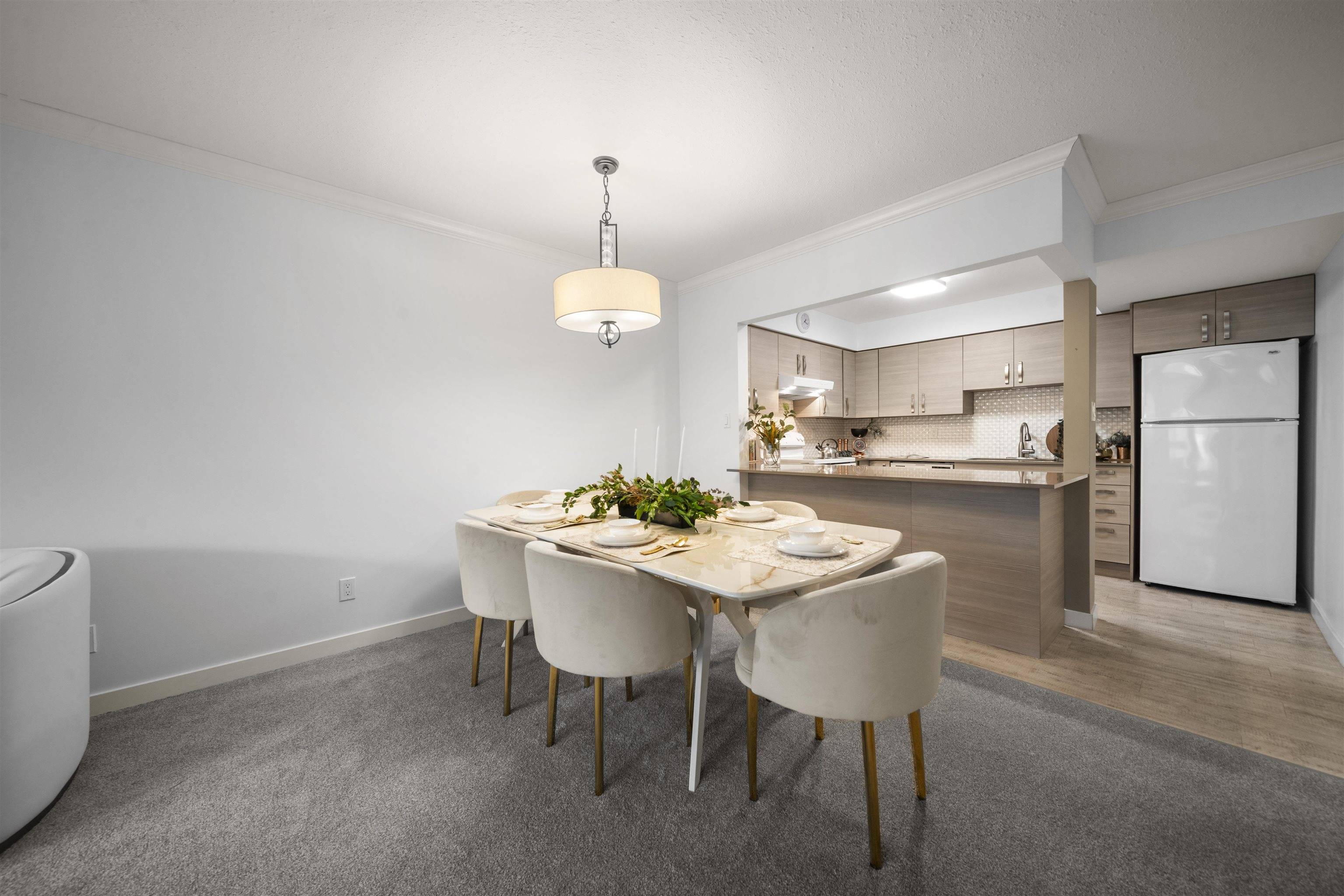 White Rock, BC V4B 4C6,1531 Merklin ST #304