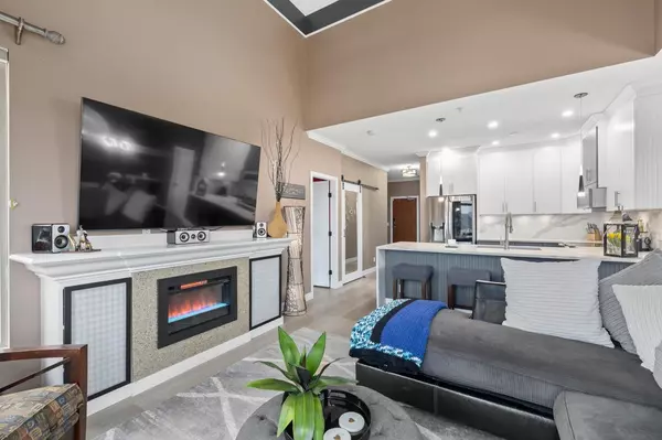 Surrey, BC V3R 0B5,10180 153 ST #416