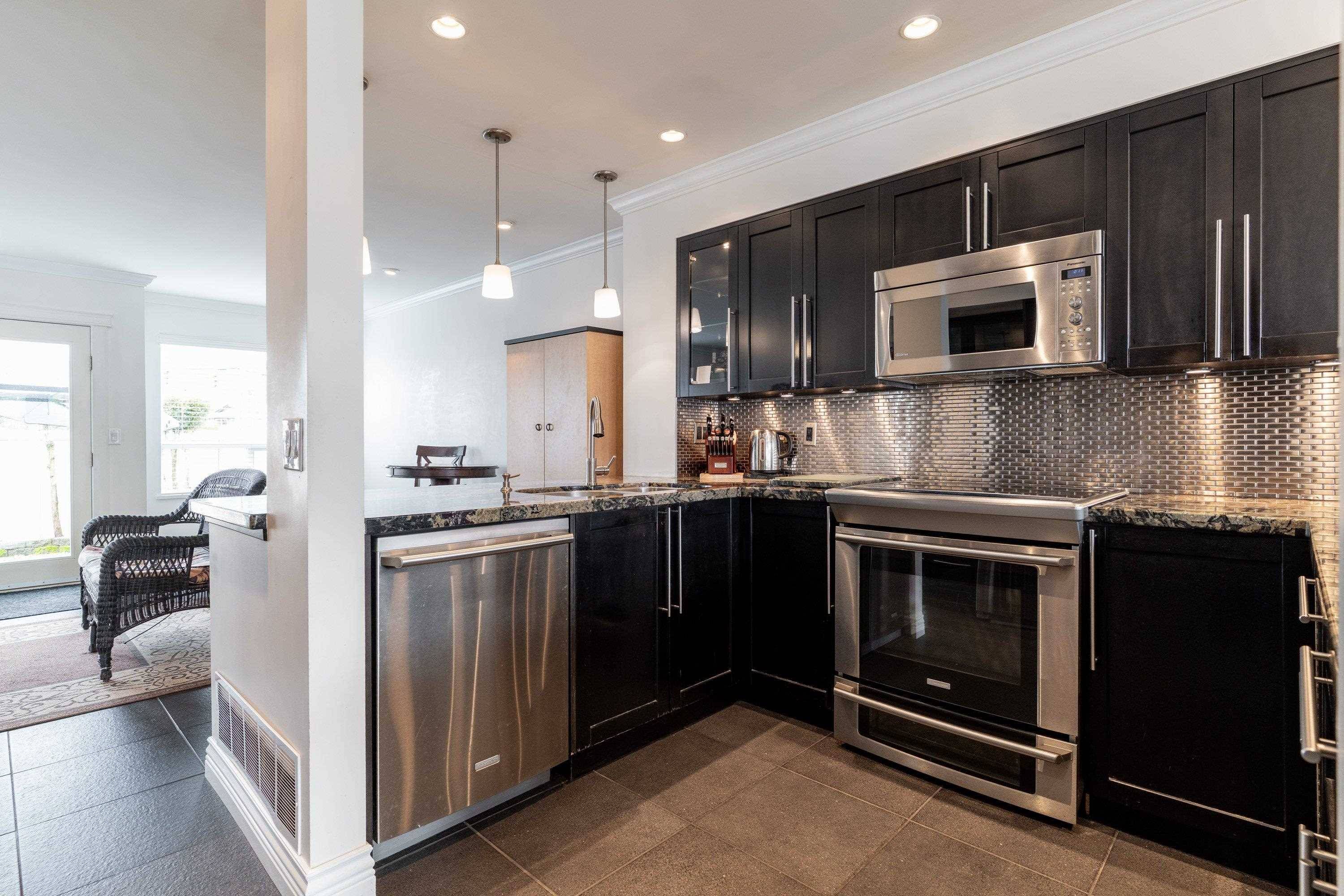 Coquitlam, BC V3B 4T2,1232 Johnson ST #113