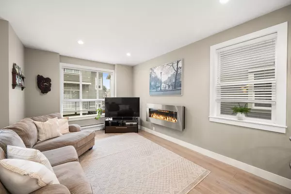 Ladner, BC V4K 1T6,4949 47a AVE #5