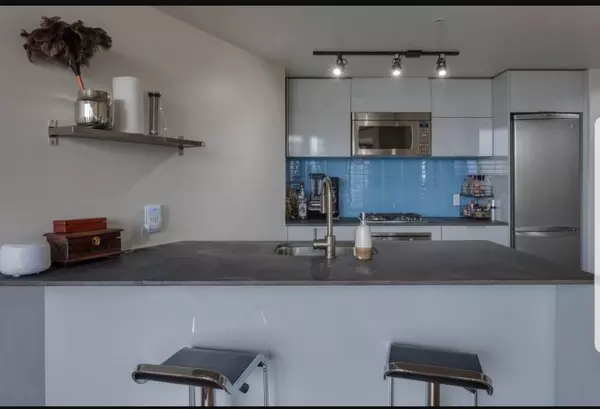 Vancouver, BC V6B 0E6,128 W Cordova ST #2309