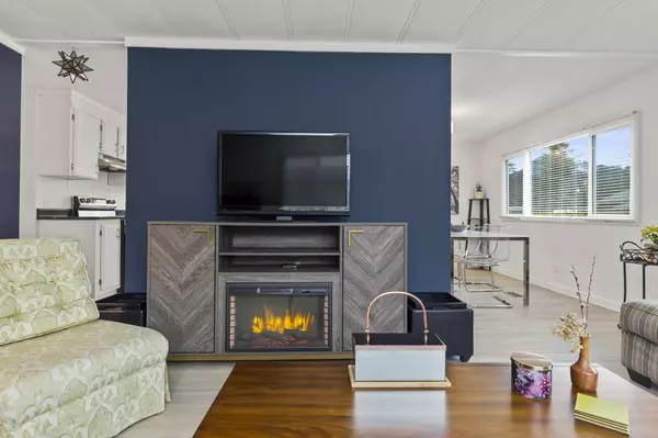 Hope, BC V0X 1L1,65367 Kawkawa Lake RD #12