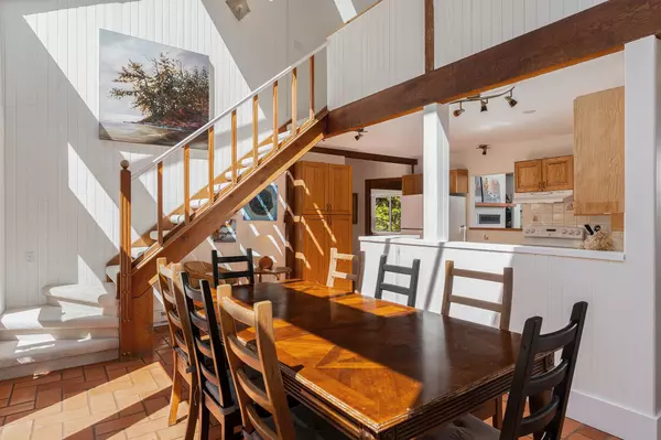 Bowen Island, BC V0N 1G1,775 Carter RD