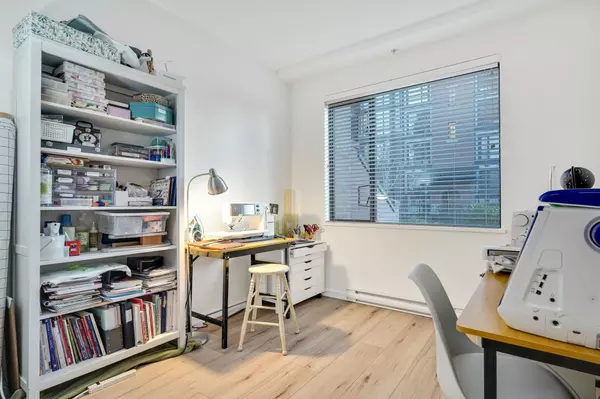 White Rock, BC V4B 5M3,1580 Martin ST #102