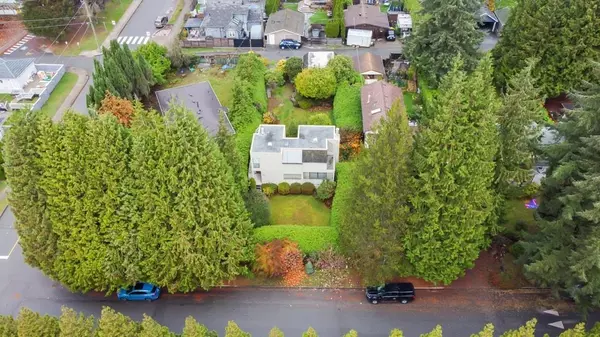North Vancouver, BC V7N 2G2,458 W 25th ST