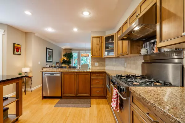 Port Moody, BC V3H 4W6,101 Parkside DR #106