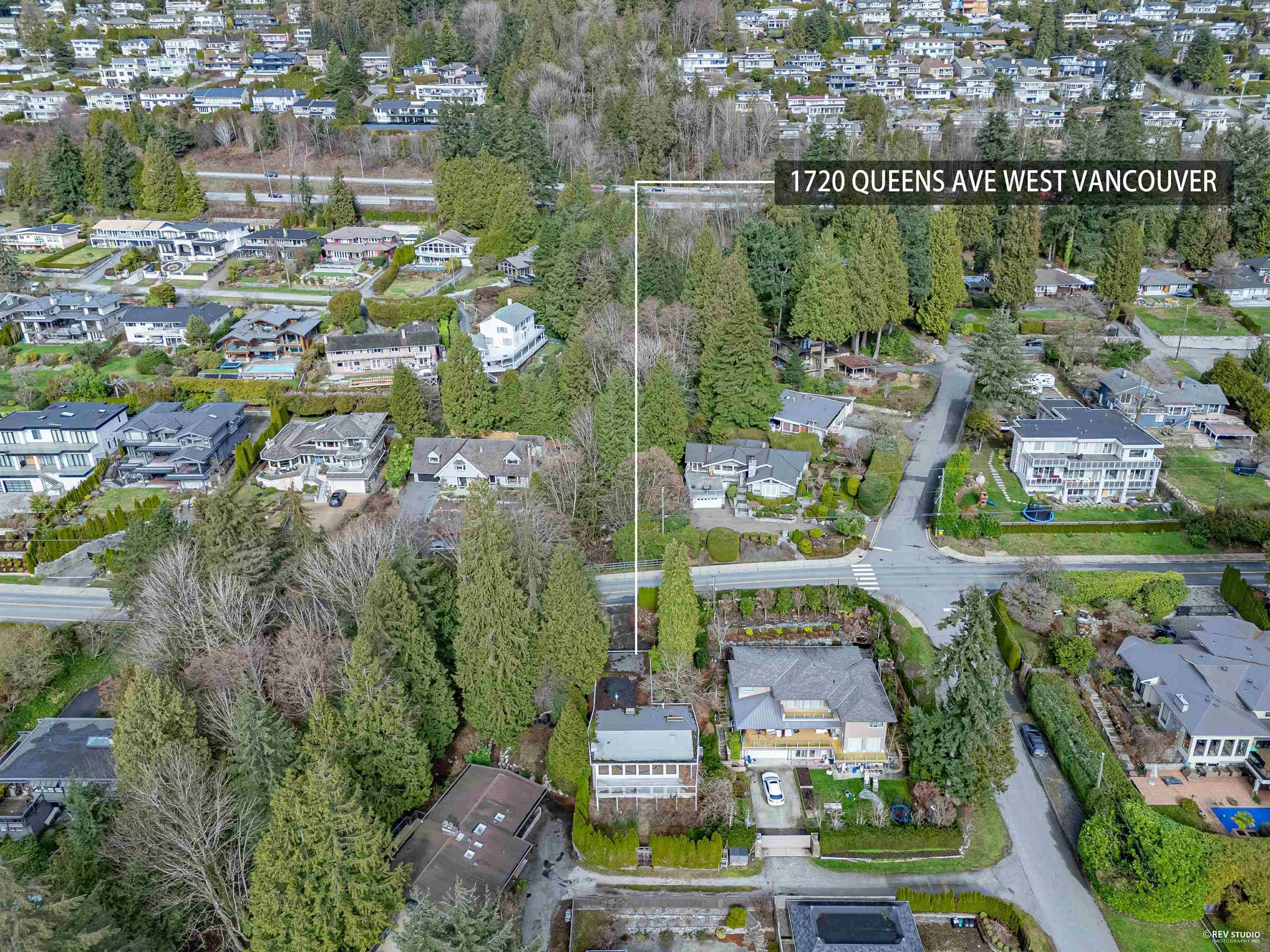 West Vancouver, BC V7V 2X7,1720 Queens AVE