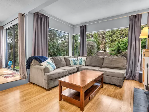 Surrey, BC V4A 5J1,15971 Alder PL