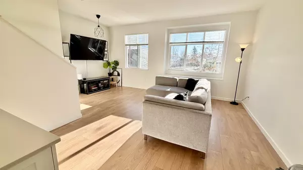 Surrey, BC V4N 6R8,18505 Laurensen PL #503