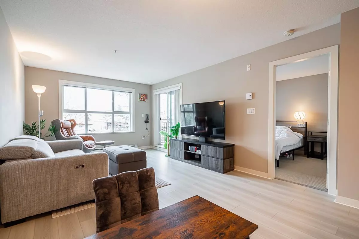 Burnaby, BC V5J 0C2,5885 Irmin ST #305