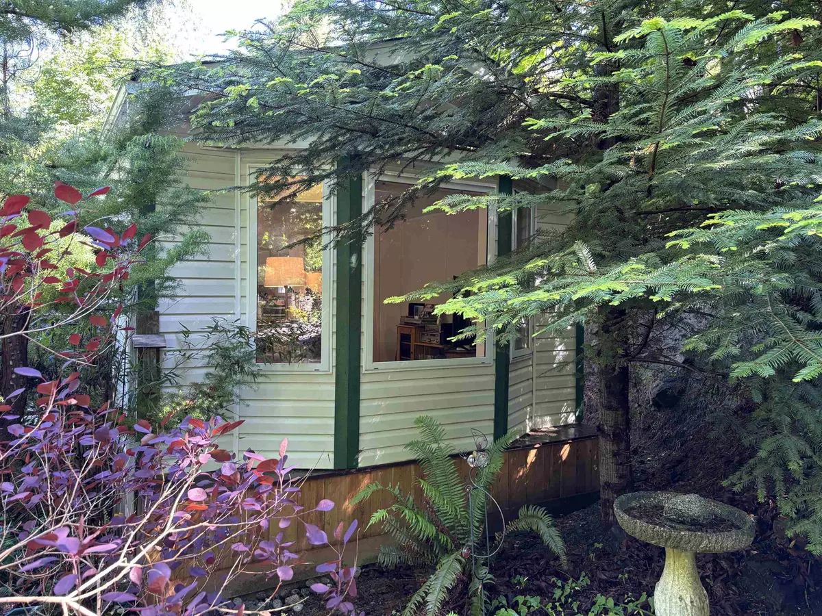 Madeira Park, BC V0N 2H1,4483 Pollock RD