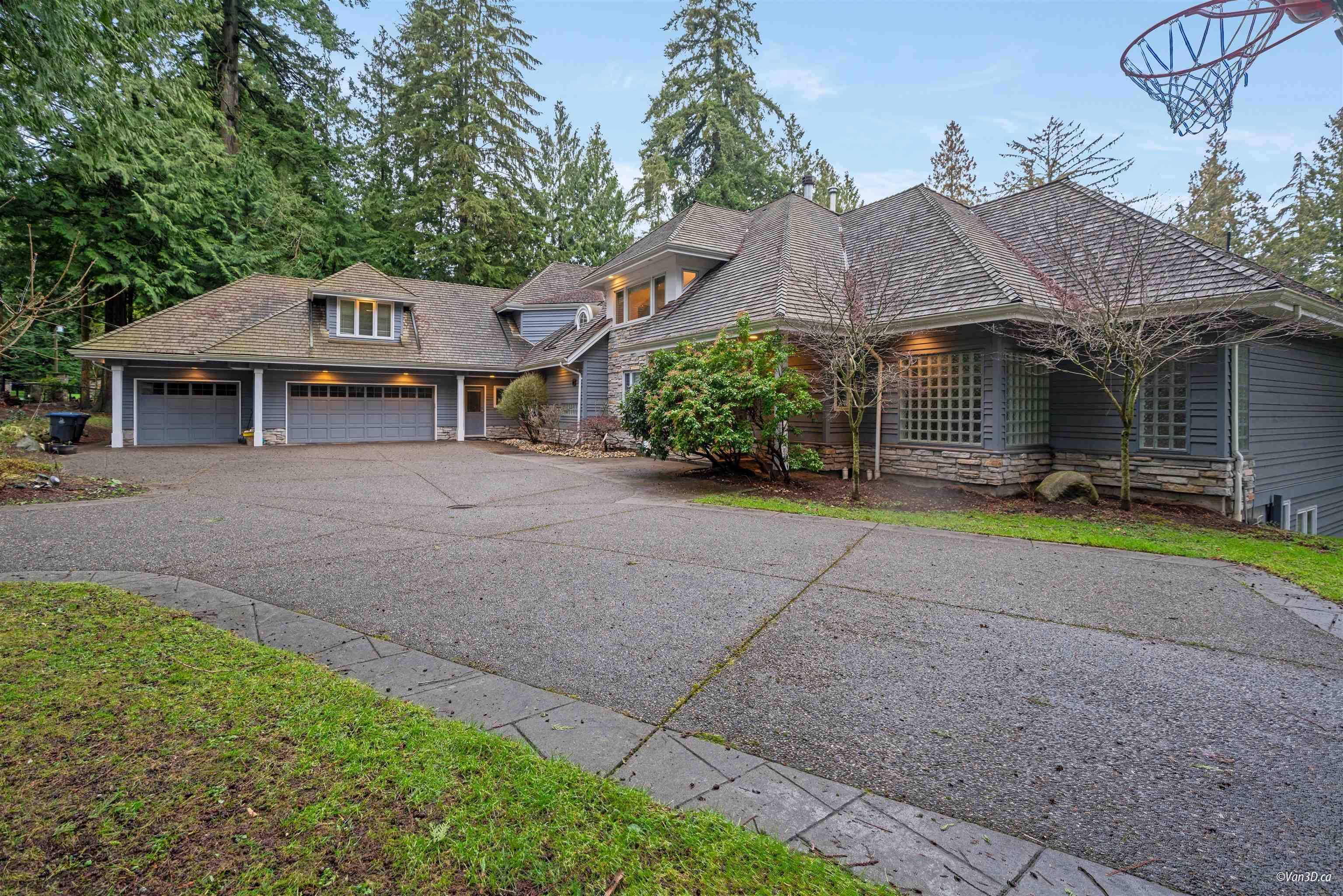 Surrey, BC V4P 1W8,13451 Vine Maple DR