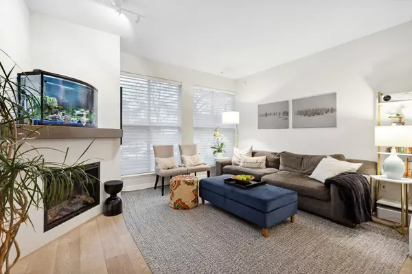 North Vancouver, BC V7L 2R6,317 E 15th ST