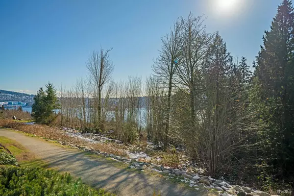 North Vancouver, BC V7G 2T3,560 Raven Woods DR #201