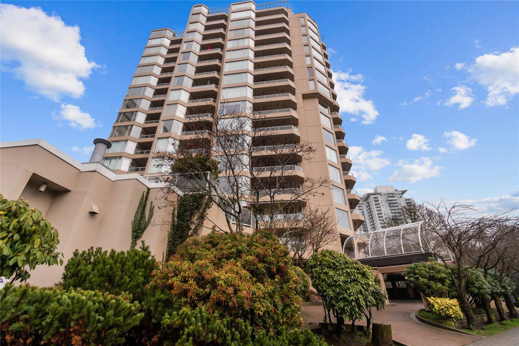 1045 Quayside DR #303,  New Westminster,  BC V3M 6C9