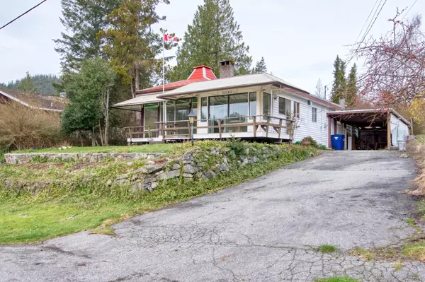 13185 Sexw'amin ST, Sechelt, BC V0N 1S0